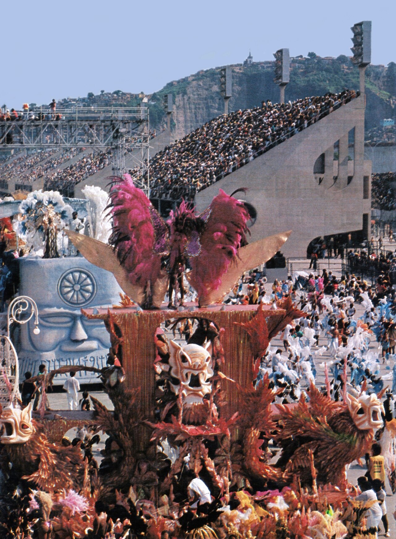 Desfile da escola de samba Beija-Flor no Sambódromo da Marquês de Sapucaí em 1985